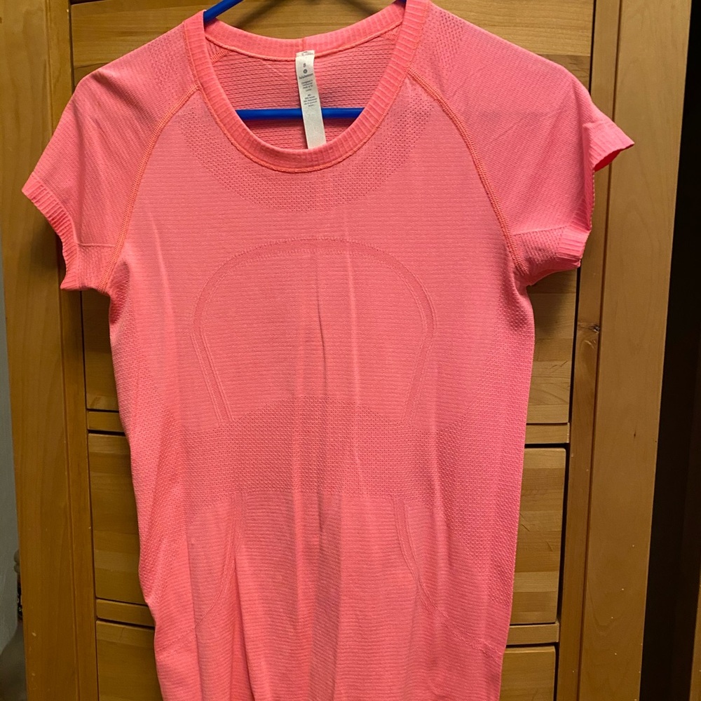 Lululemon swiftly shirt sleeve size 8